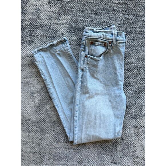 Abercrombie & Fitch 26 / 2 Short Ultra High Rise 90s Straight Jean - Light Wash - Picture 9 of 9